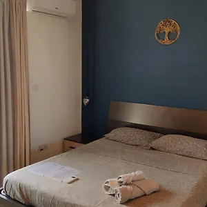 Kwatera prywatna Airport Bedroom With Bathroom Self Check In And Self Check Out Air-condition Included, Mqabba