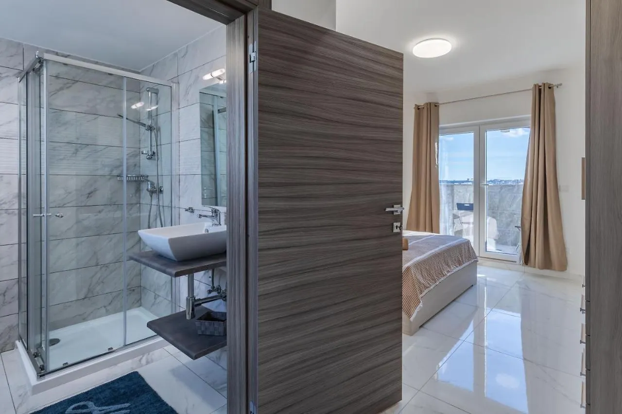 Apartamento Terrace View-Stylish Two Bedrooms Fully Ac-Wifi Penthouse Msida Malta