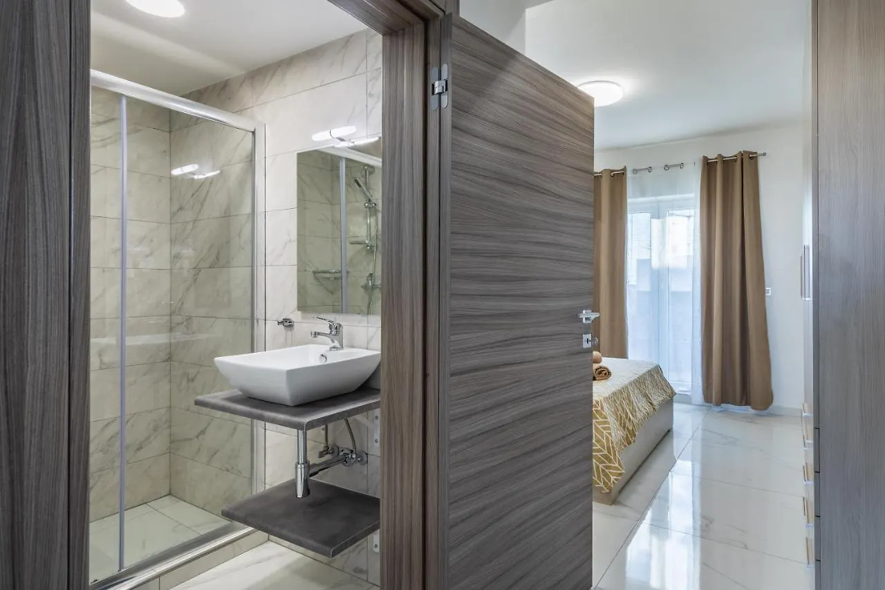 Terrace View-Stylish Two Bedrooms Fully Ac-Wifi Penthouse Msida Apartamento